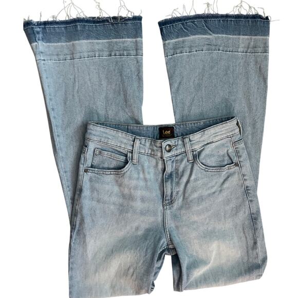 Lee Vintage Modern Stretch High Rise Ombre Flare Frayed Hem Jeans Size 4 - Picture 3 of 8